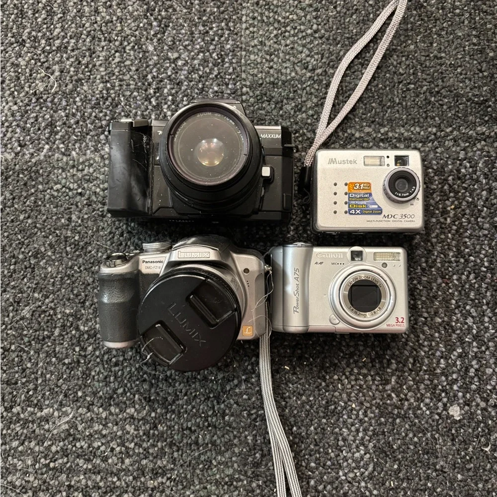 Lot of 4 Canon powershot A75 Mustek Panasonic Minolta cameras FOR REPAIR/PARTS